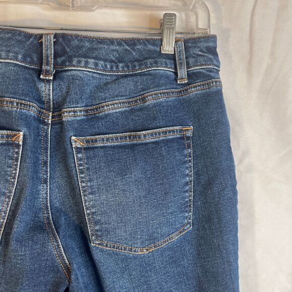 Talbots Everyday Relaxed Denim Jeans Slim Leg Mid Wash Casual Staple Size 8P - Picture 4 of 9